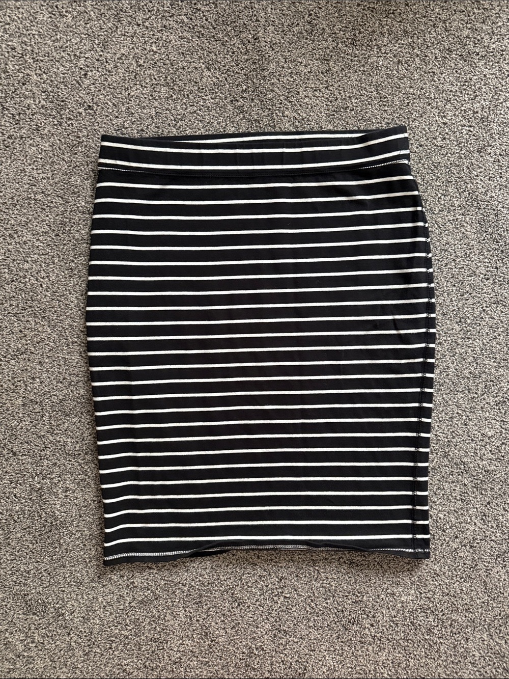 Old Navy Black and White Striped Pencil Skirt